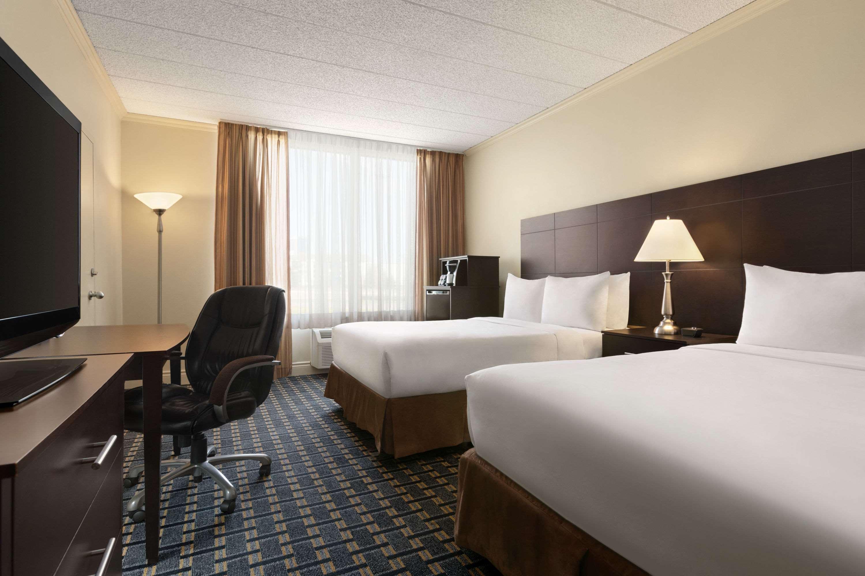ทราเวลลอดจ์ โฮเทล แอนด์ คอนเวนชัน เซ็นเตอร์ ควิเบก ซิตี้ Hotel ควิเบกซิตี้ ภายนอก รูปภาพ