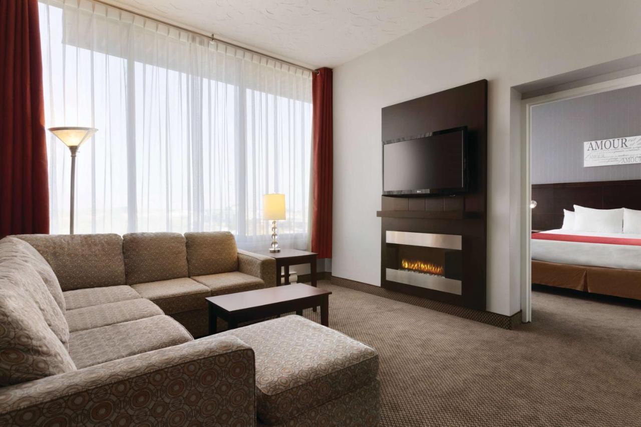 ทราเวลลอดจ์ โฮเทล แอนด์ คอนเวนชัน เซ็นเตอร์ ควิเบก ซิตี้ Hotel ควิเบกซิตี้ ภายนอก รูปภาพ