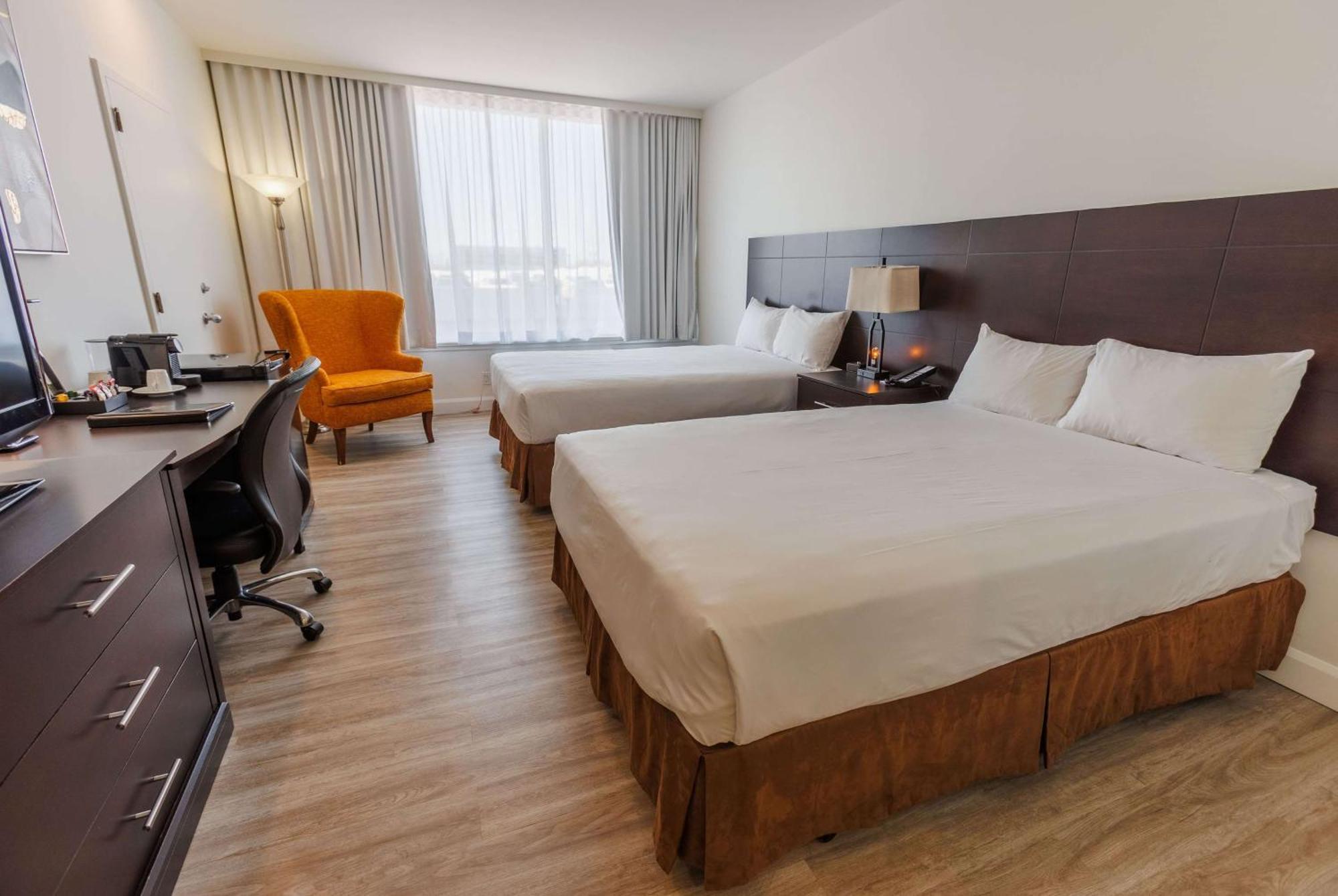 ทราเวลลอดจ์ โฮเทล แอนด์ คอนเวนชัน เซ็นเตอร์ ควิเบก ซิตี้ Hotel ควิเบกซิตี้ ภายนอก รูปภาพ